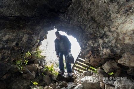 15 ildir mağarada yaşayan kişi görənləri heyrətləndirir- FOTO