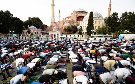 İstanbul "Ayasofya"sında möhtəşəm cuma namazı - CANLI