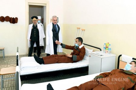 Multimedia Vasif Talıbov yaralı hərbçilərlə görüşüb