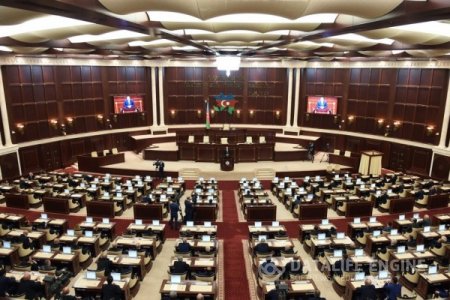 Deputatların maaşı üçün 5 milyon manatdan çox vəsait ayrıldı
