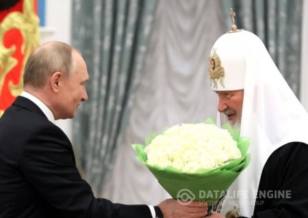 Putin Patriarx Kirilli Rusiyanın ən ali ordeni ilə təltif etdi